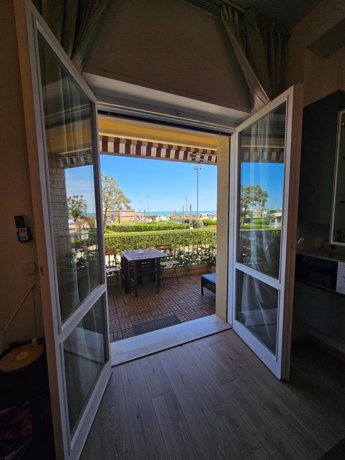 Apartment Con Terrazza Fronte Mare