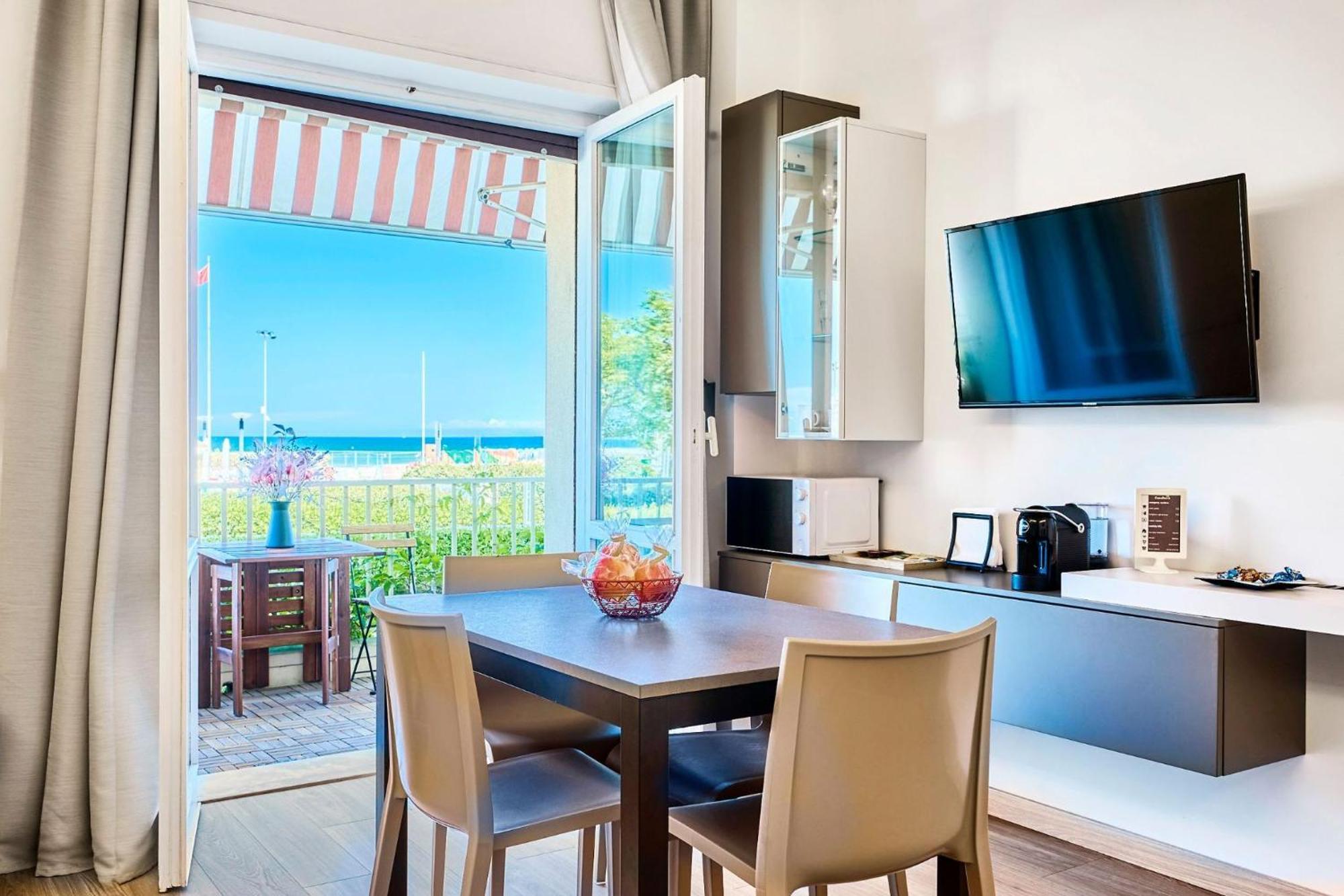 Con Terrazza Fronte Mare Apartment Riccione